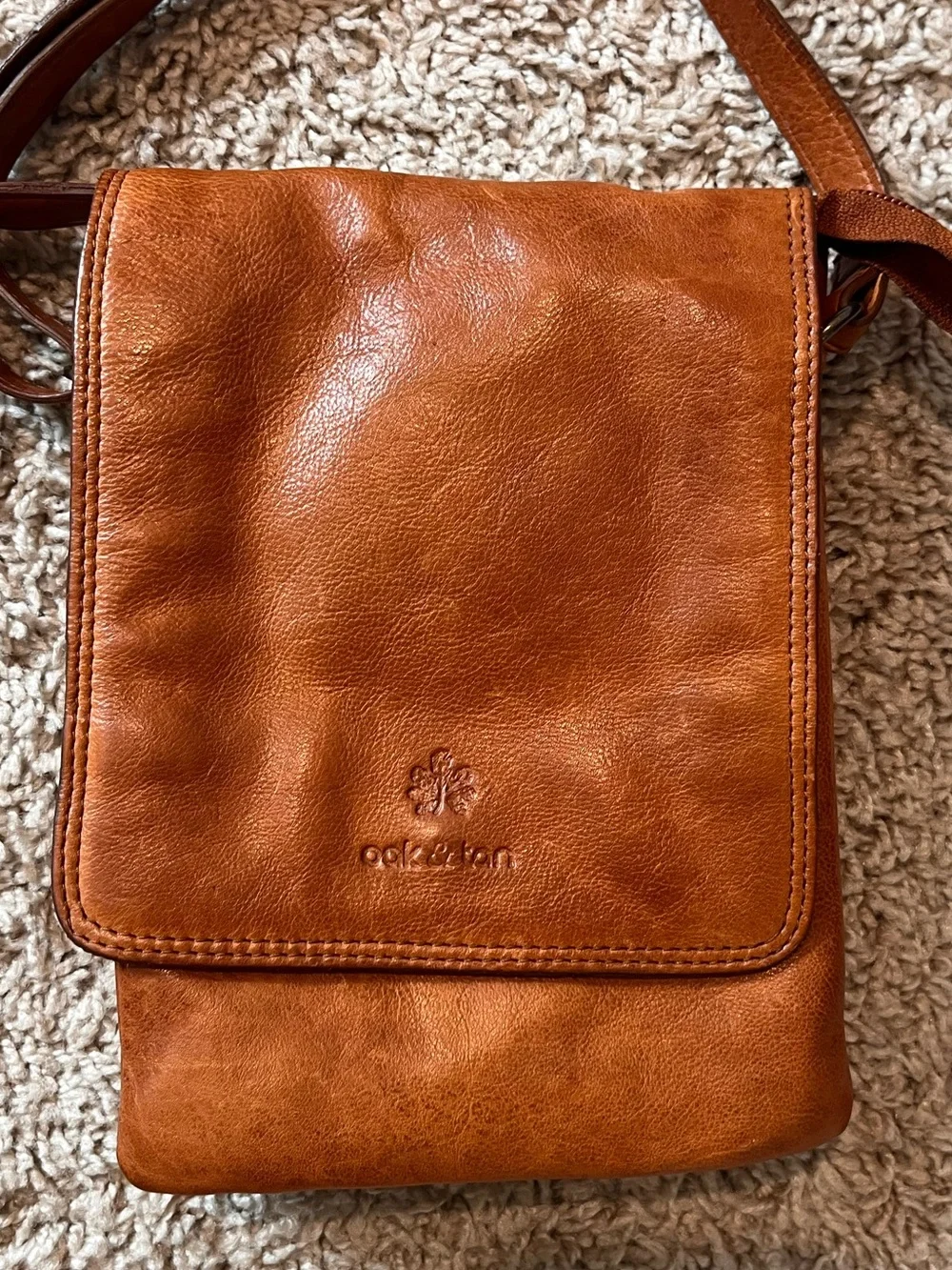 Oak and Tan Compact Tan Leather Messenger Crossbody Bag